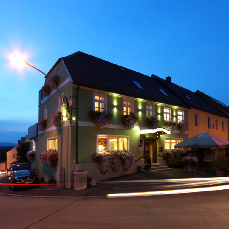 Hotel - Gasthof "Zum Waldnaabtal" bei Nacht